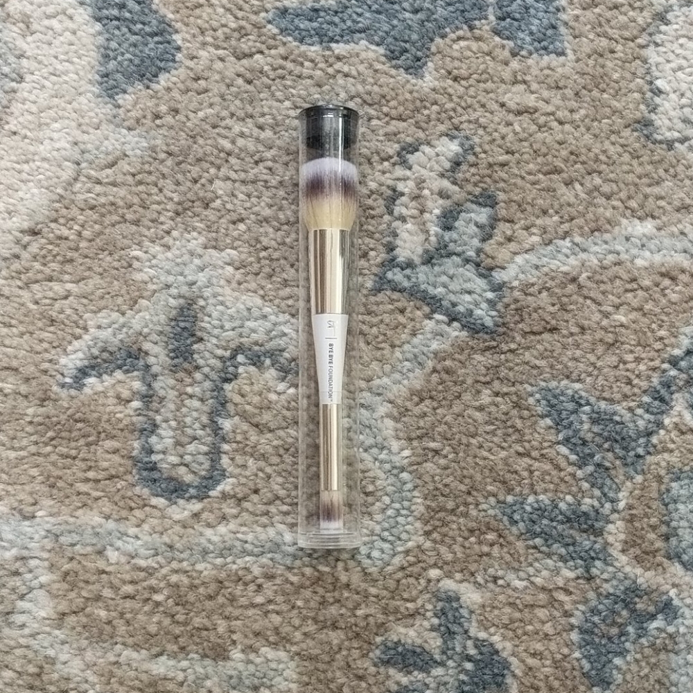 IT Cosmetics new sealed dual-ended makeup brush
